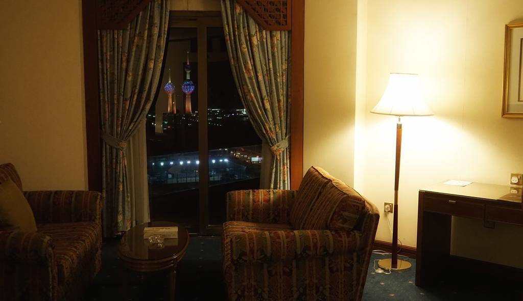Safir International Hotel Kuwait Kuwait City Exteriör bild