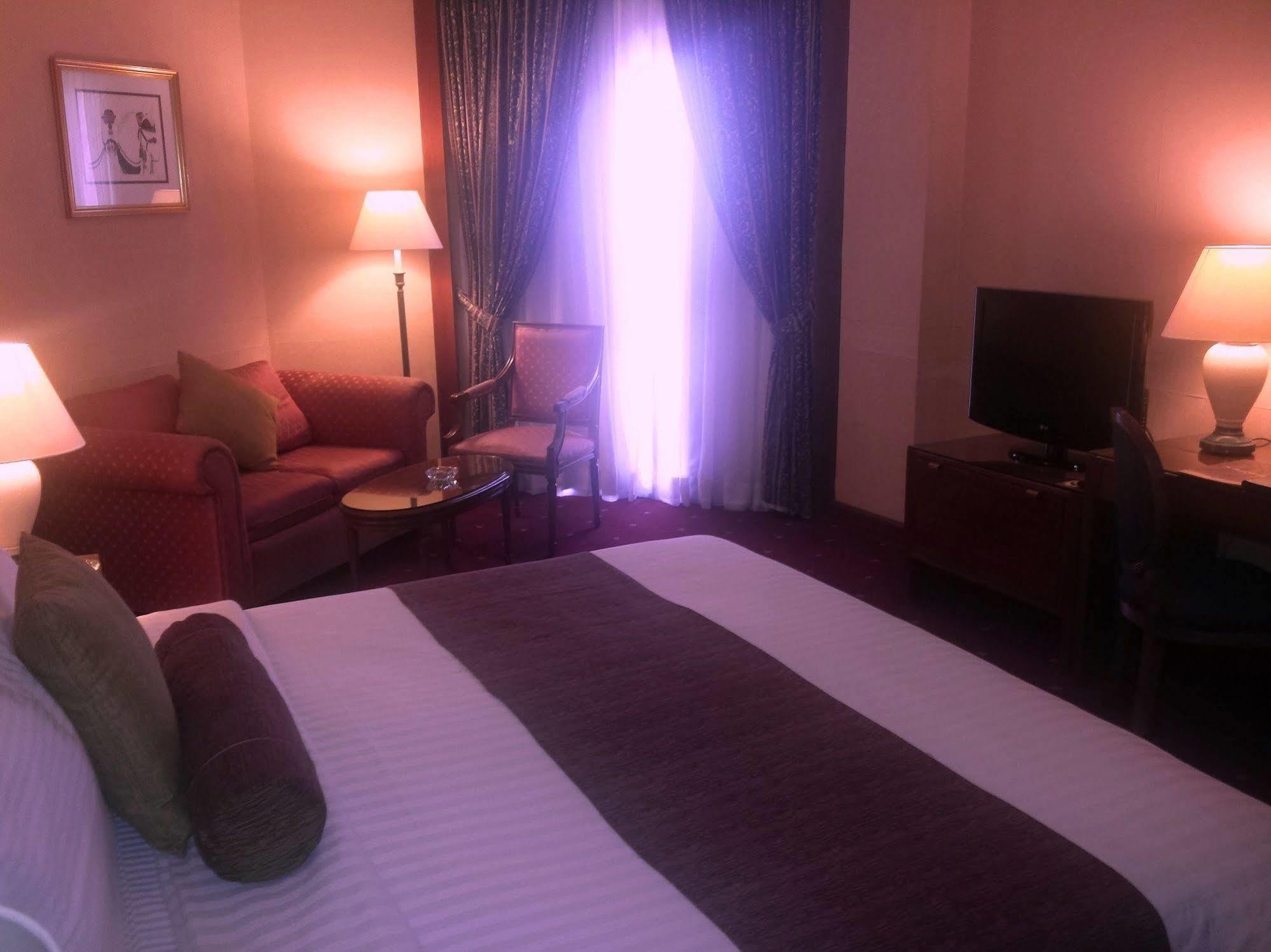 Safir International Hotel Kuwait Kuwait City Exteriör bild