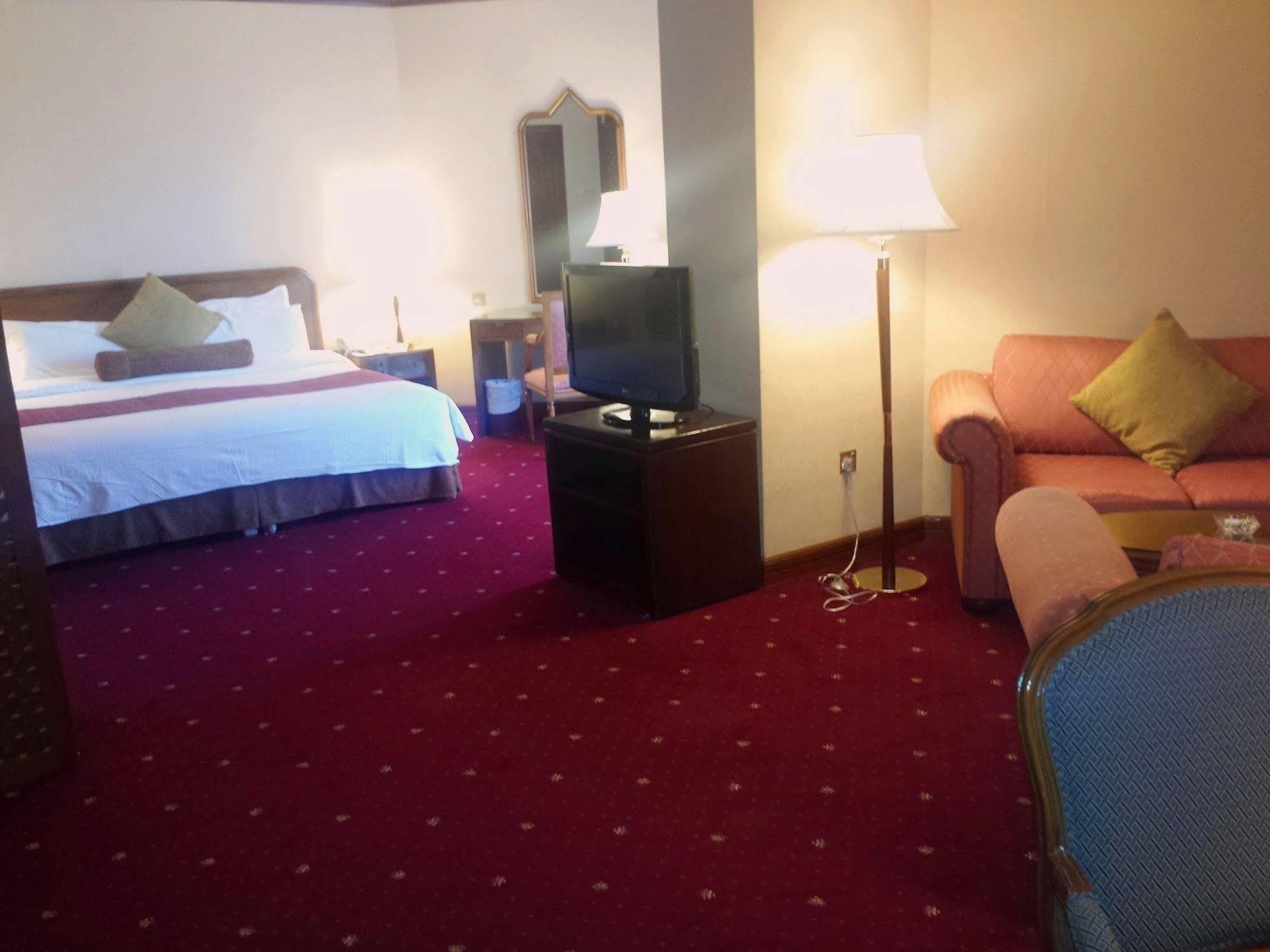 Safir International Hotel Kuwait Kuwait City Exteriör bild